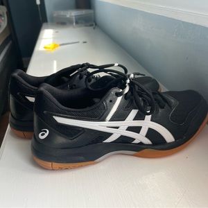 ASICS Gel-Rocket Volleyball Shoes Size 7 *lightly used*